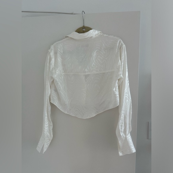 Nonchalant White Silk Cropped Button Down - Picture 5 of 6